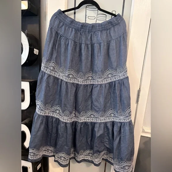 ✨ Blue Chambray Boho Embroidered Maxi Skirt – Size XL – EUC ✨ - Picture 4 of 5